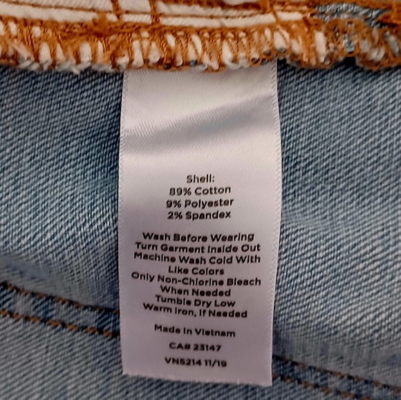TALBOTS Flawless Straight Crop Blue Jeans Capri, size 8P - Picture 14 of 14